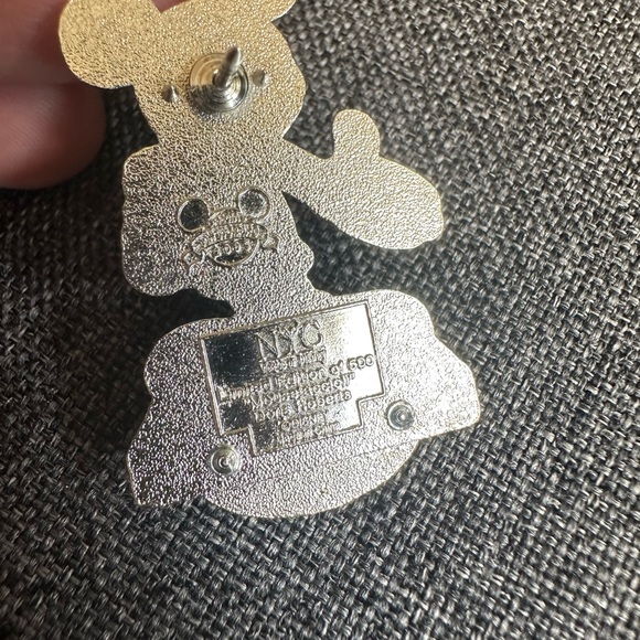 Disney Celebrate Mickey Pin Doris Roberts "Mousetaccioli" - Picture 3 of 4